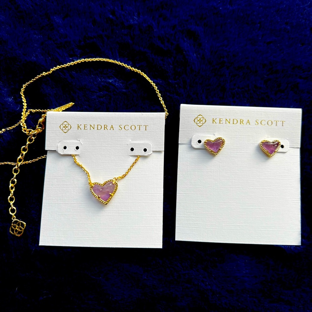 Kendra Scott necklace and earrings